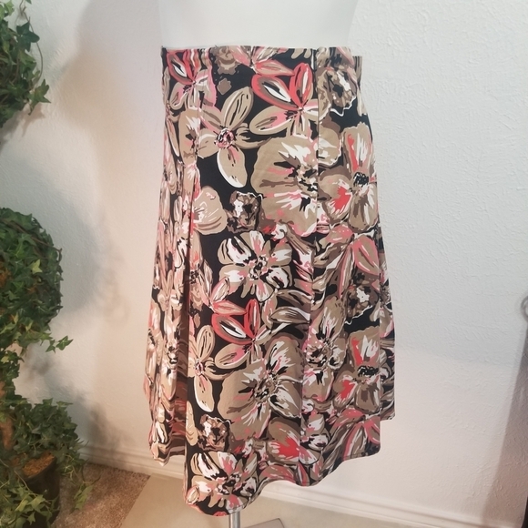 Christopher&Banks Pleated Floral Knee Length Skirt - Picture 2 of 11